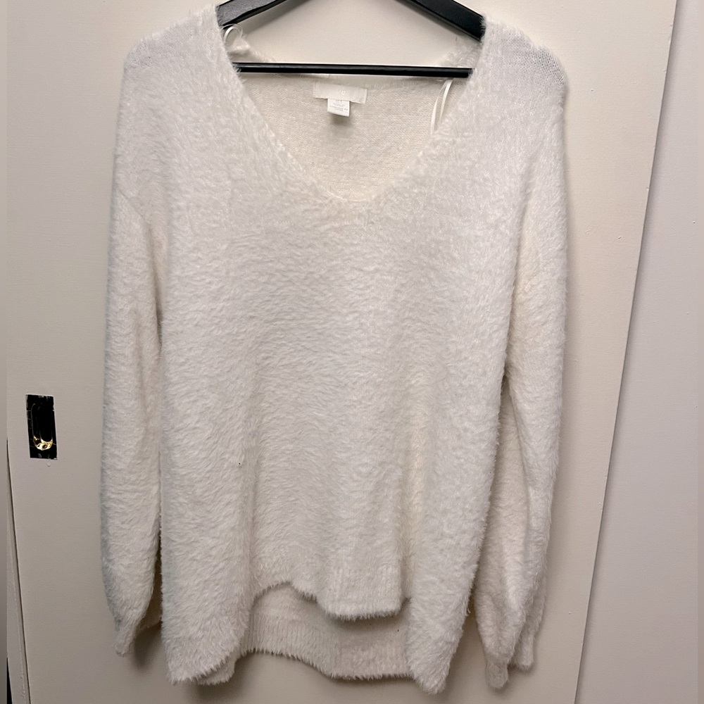 H&M white fuzzy sweater, Size S